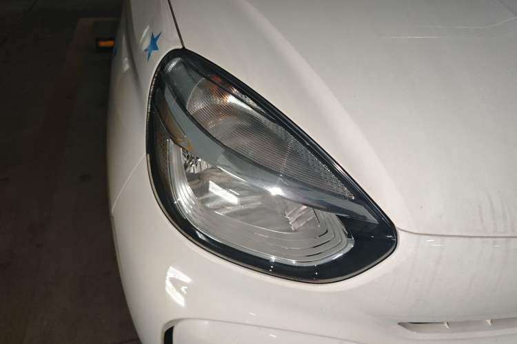 Used Roewe Clever 2021 302 km New Four-Seater Super-Efficient Version
