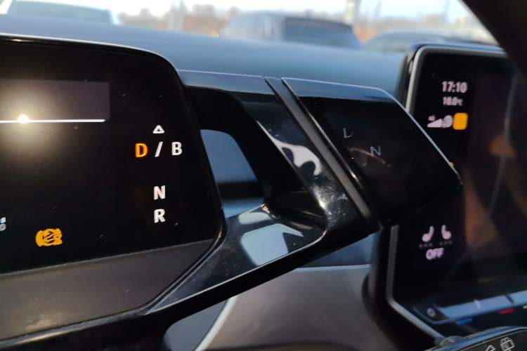 Used Volkswagen ID.6 CROZZ 2021 Long-Range PURE+ Edition Gear Lever