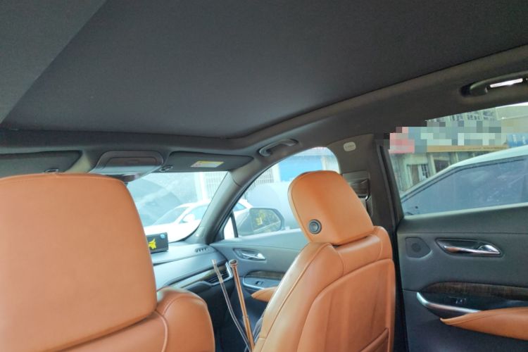 Used Cadillac XT4 2018 28T 4x4 Platinum Edition