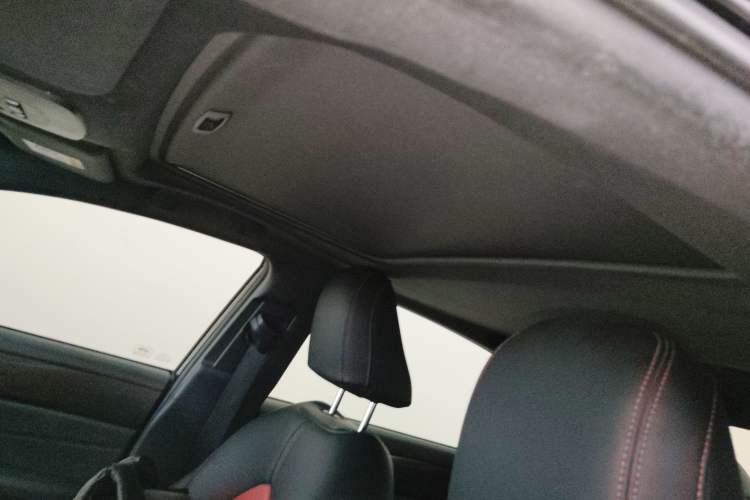 Used Toyota Avalon 2019 2.5L Ambition Version China VI Standard
