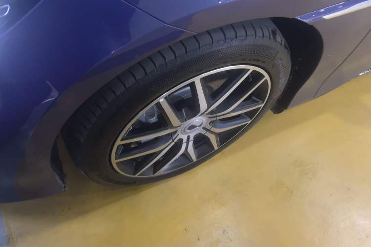 Used Denza Z9 2024 1100 km Four-Wheel Drive Max Version