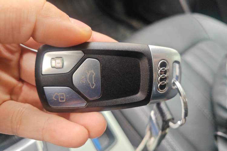 Used Audi Q5L 2020 Updated 40 TFSI Prestige Fashion Edition Vehicle Key
