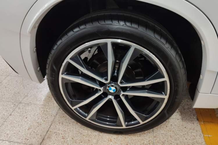 Used BMW X2 2021 xDrive25i M Sport Package Right Rear Wheel Hub