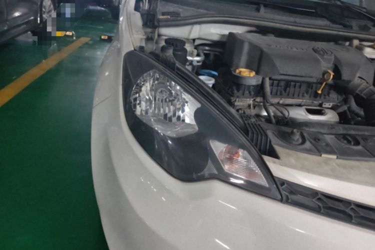 Used MG 3 2014 1.5L AMT Elite Edition Right Front Headlight