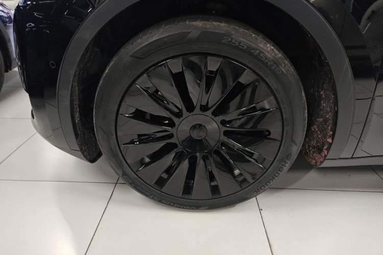 Used Tesla Model Y 2022 Revised Version Rear-Wheel Drive Left Front Wheel Hub
