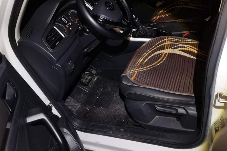 Used Volkswagen T-ROC 2019 280TSI DSG Two-Wheel Drive Advanced Version China VI Standard Left Front Seat