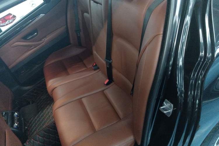 Used BMW 5 Series 2014 535Li Leading Model
