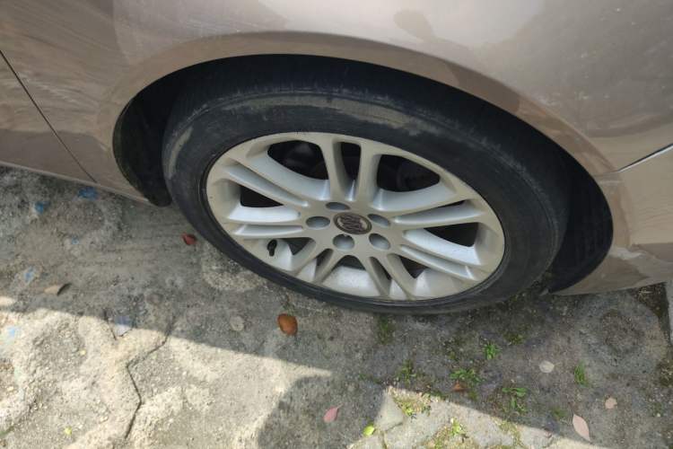 Used Buick Regal 2012 2.4L SIDI Flagship Edition Right Front Wheel Hub