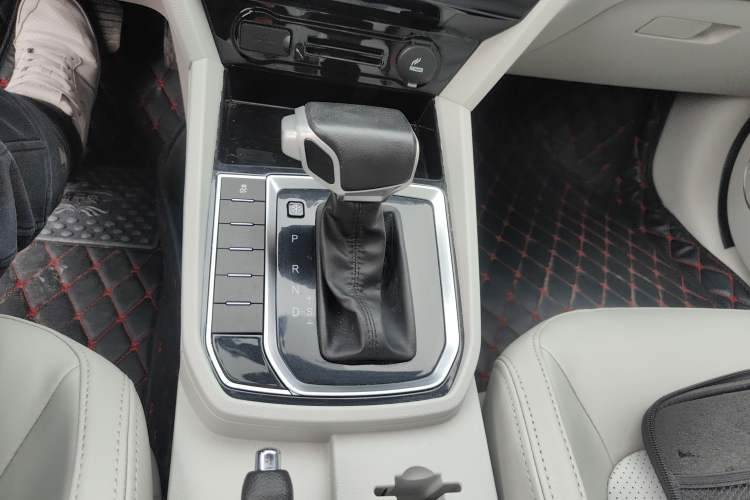 Used FORTHING Joyear S50 2017 1.6L CVT Luxury Model