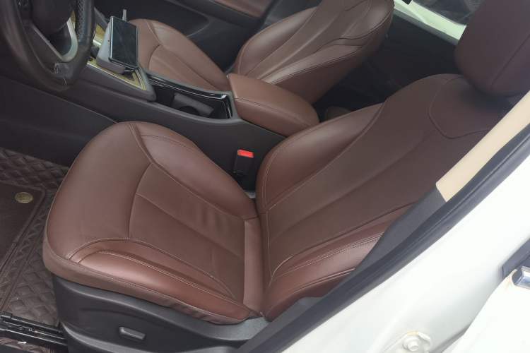 Used Buick GL6 2019 18T 6-Seater Connected Luxury Version China VI Standard
