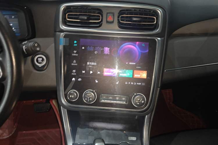 Used Lynk & Co 01 2019 2.0T Two-Wheel-Drive Pro Version China VI Standard
