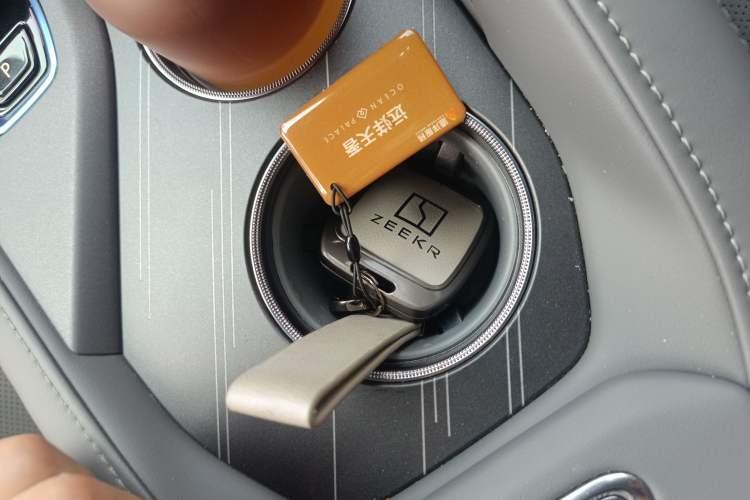 Used Zeekr 001 2024 WE Edition 95 kWh All-Wheel Drive Vehicle Key