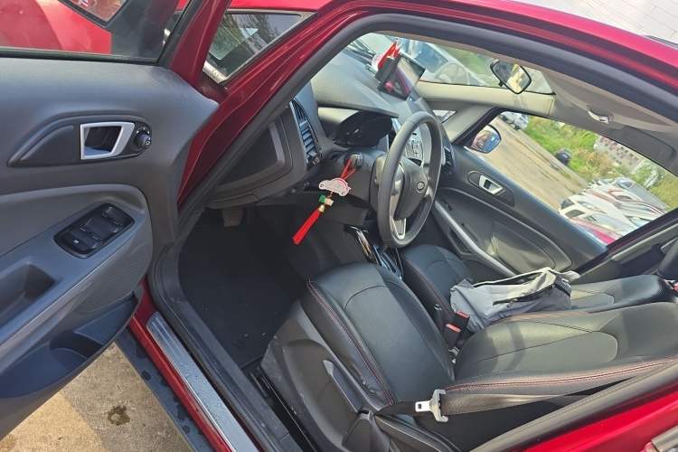 Used Ford EcoSport 2013 1.5L Automatic Fashion Model Driver Seat