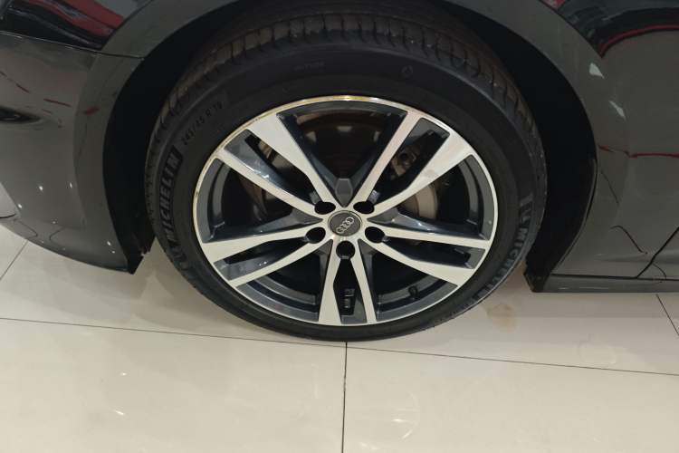 Used Audi A6L 2019 40 TFSI Luxury Dynamic Model
