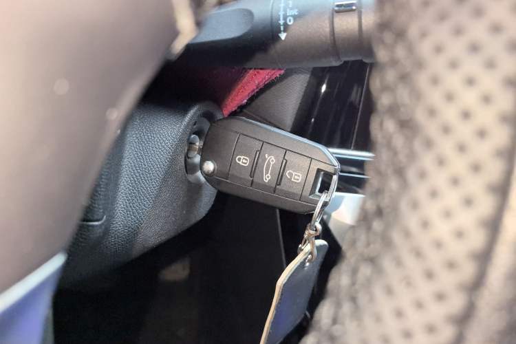 Used Peugeot 308 2016 1.6L Automatic Luxury Edition
