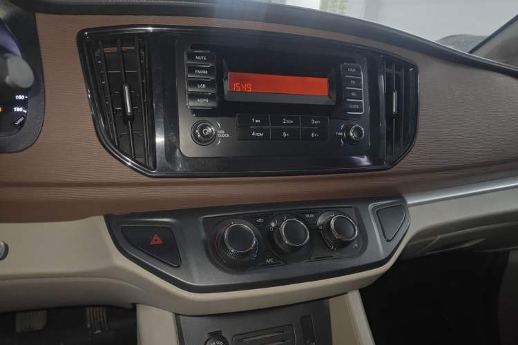 Used FORTHING Lingzhi 2019 M5L 1.6L 7-Seater Base Model China VI Standard