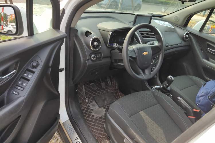 Used Chevrolet Trax 2016 1.4T Manual Two-Wheel Drive Comfort Version with Sunroof
