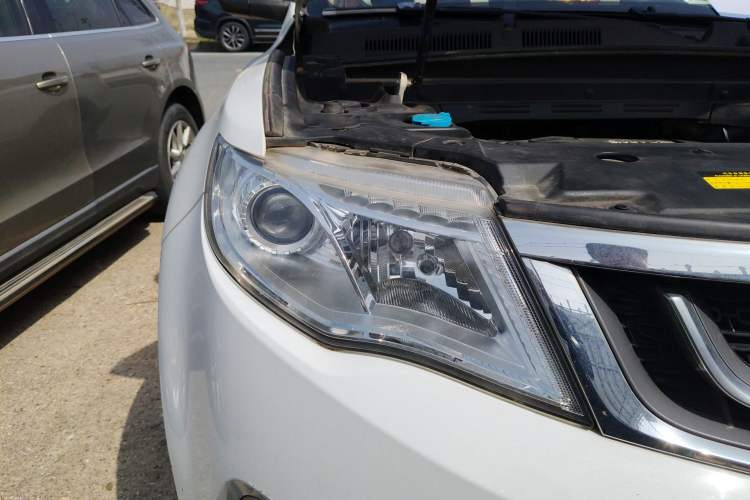 Used Geely Auto Emgrand X7 Sport 2016 2.0L Manual ZhiShang Version
