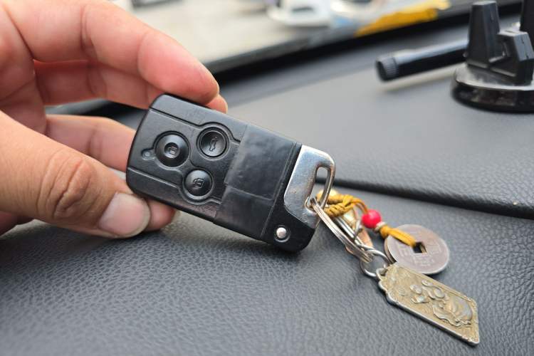 Used Honda Accord 2012 2.0L SE Vehicle Key