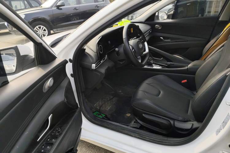 Used Hyundai Elantra 2023 1.5L CVT GLX Elite Edition
