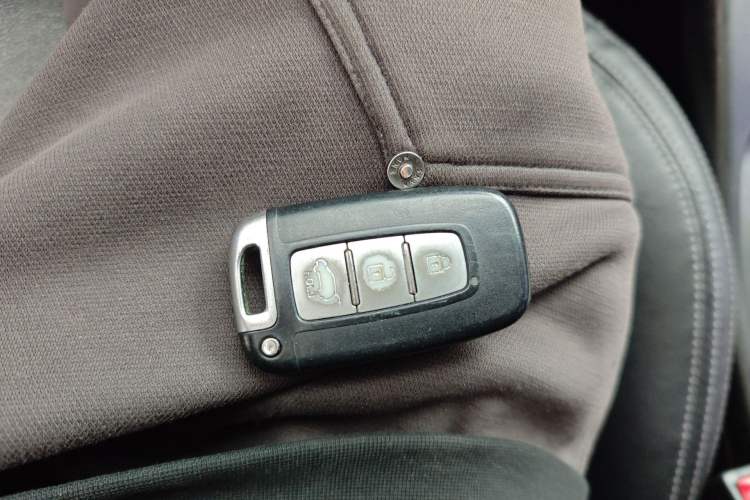 Used Kia Sportage R 2012 2.0L Automatic Two-Wheel Drive GLS