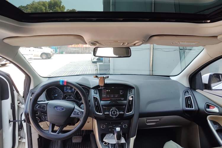 Used Ford Focus 2015 Sedan EcoBoost 180 Automatic Flagship Model
