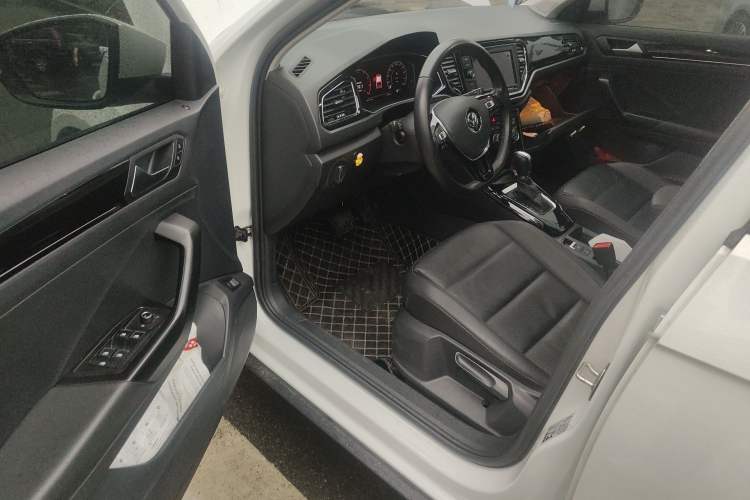 Used Volkswagen T-ROC 2020 280TSI DSG Two-Wheel Drive Comfort Version