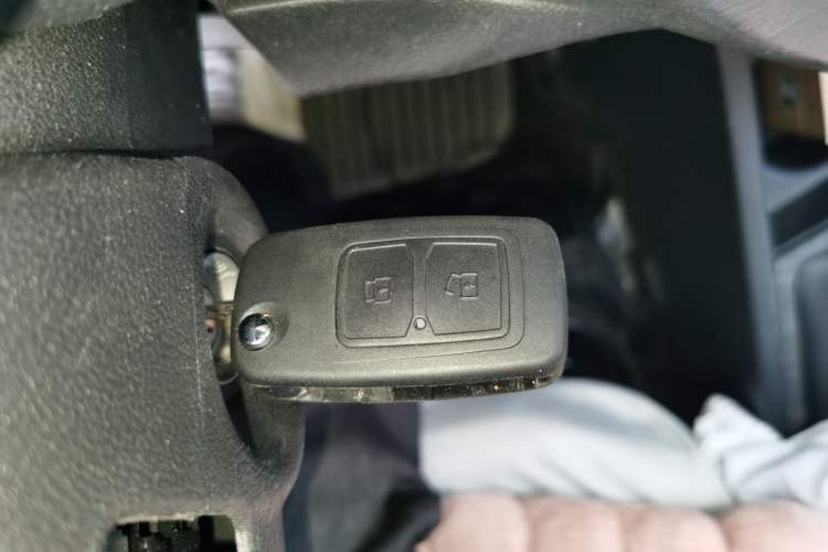 Used CHANGAN KAICHENG Ruixing M60 2023 1.5L GDI Comfort-Class Passenger Vehicle 6/7 Seats Vehicle Key