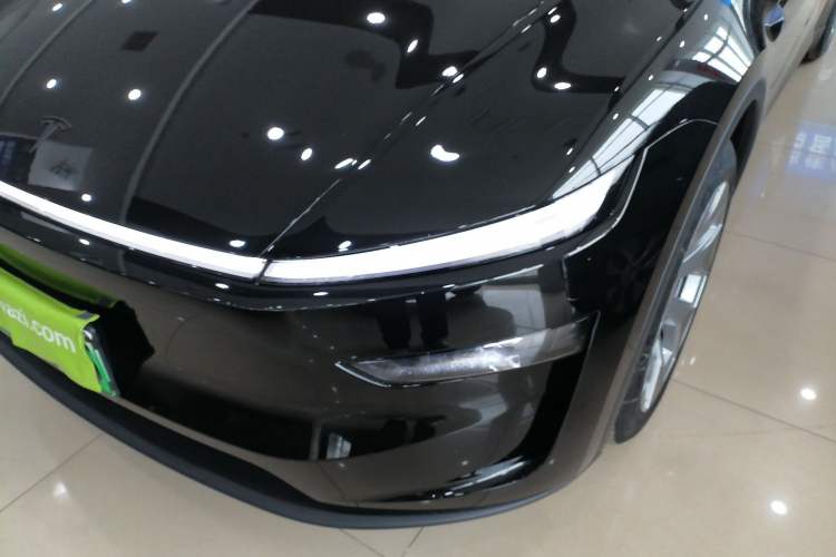 Used Tesla Model Y L 2025 Model Long-Range All-Wheel-Drive Version