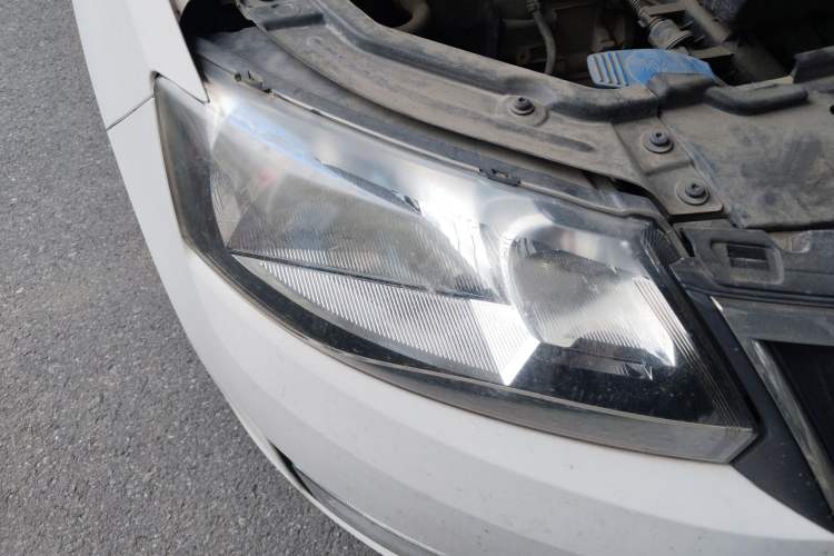 Used Skoda Rapid 2013 1.6L Manual Smart Selection Model
