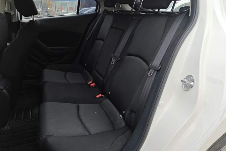 Used Mazda Mazda 3 Axela 2017 Hatchback 1.5L Automatic Comfort Model Emission Standard China V