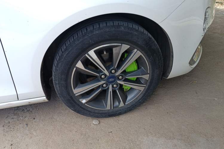 Used Ford Escort 2021 1.5L Automatic Diamond Edition Right Front Wheel Hub