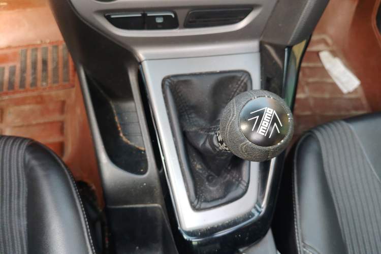 Used Ford Focus 2012 Sedan 1.6L Manual Fashion Edition
