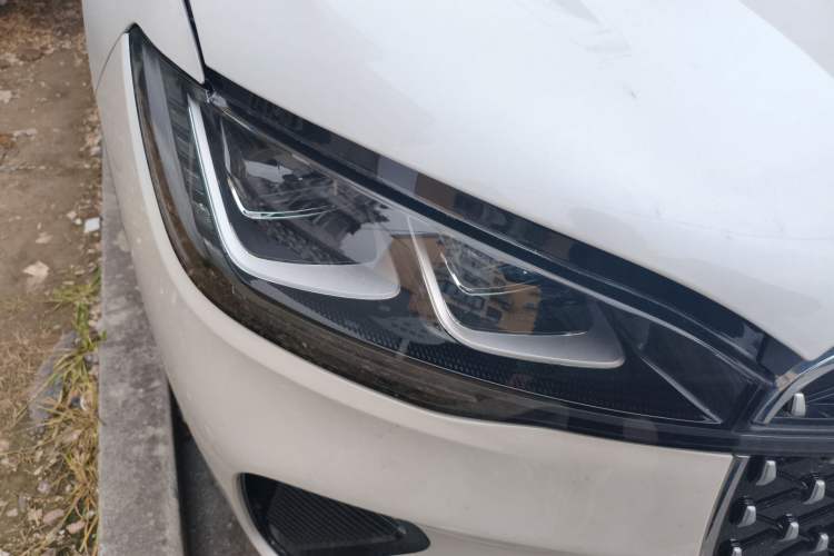 Used Lincoln Corsair 2023 2.0T Two-Wheel Drive Luxury Edition Right Front Headlight