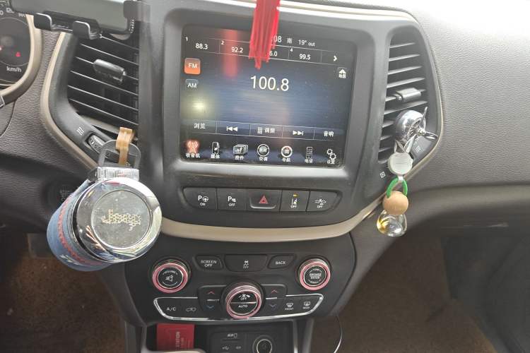 Used Jeep Cherokee 2014 2.4L Luxury Edition