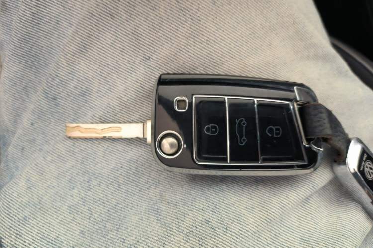 Used Volkswagen Tiguan L 2023 Revised Version 330TSI Automatic Two-Wheel Drive Smart Enjoyment Edition Vehicle Key