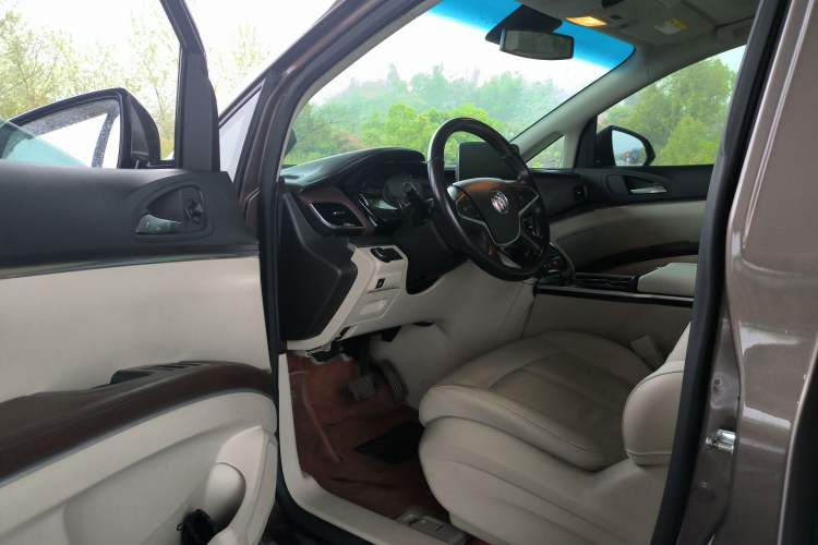 Used Buick GL8 2020 Land Business Class 652T Luxury Model Driver Seat