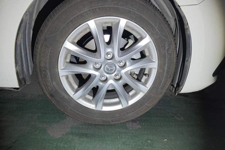 Used Mazda 3 Axela 2014 Sedan 1.5L Automatic Luxury Model