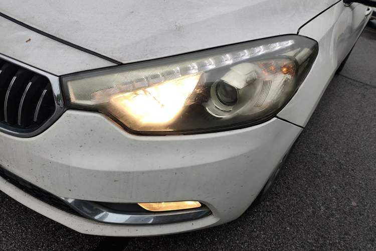 Used Kia K3 2013 1.6L Automatic GLS Left Front Headlight