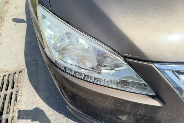 Used Nissan Sylphy 2012 1.6 XL Manual Luxury Edition Right Front Headlight
