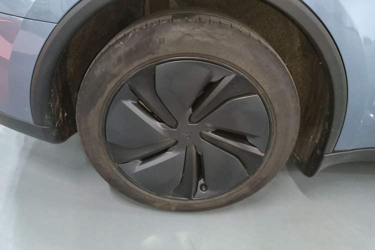Used Tesla Model Y 2025 Rear-Wheel-Drive Version
