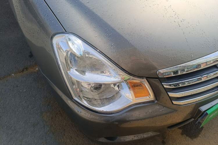 Used Nissan Sylphy 2012 Classic 1.6XE Manual Comfort Edition Right Front Headlight