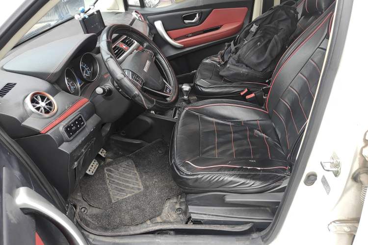 Used Haval H1 2016 Revised Version Blue Badge 1.5L AMT Luxury Edition Left Front Seat