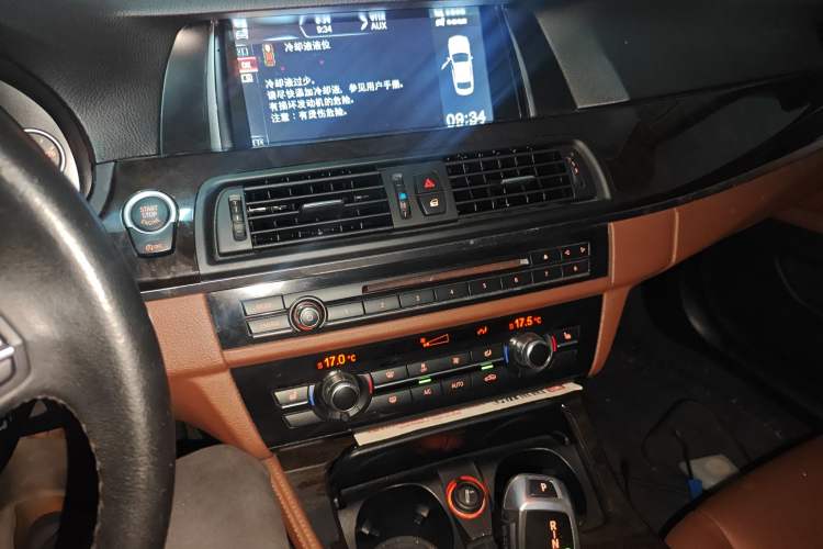 Used BMW 5 Series 2014 525Li Leading Model