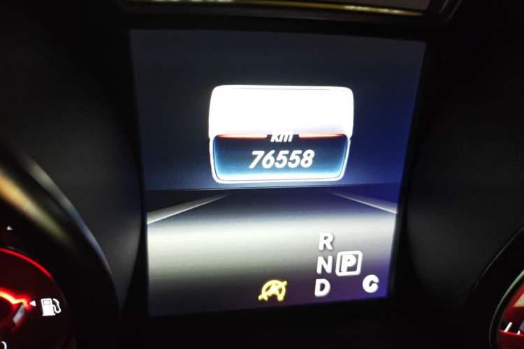 Used Mercedes-Benz GLA 2016 GLA 200 Fashion Model Odometer Close Up