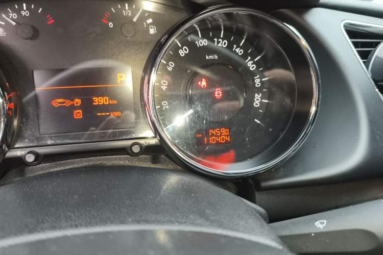 Used Peugeot 3008 2016 2.0L Automatic Classic Edition Odometer Close Up