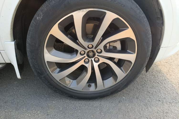 Used Land Rover Discovery Sport New Energy 2022 Facelifted P300e Plug-in Hybrid Electric Version
