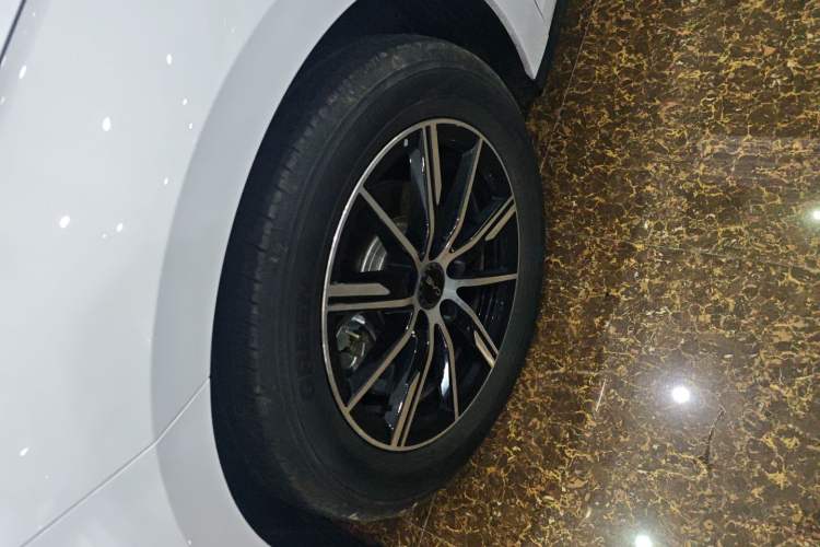 Used BYD Seal 06 DM-i Touring 2025 DM-i 80KM Prestigious Edition Exterior 4