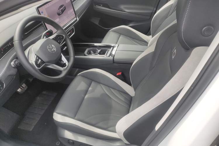 Used Volkswagen ID.7 VIZZION 2024 PRO Model Left Front Seat