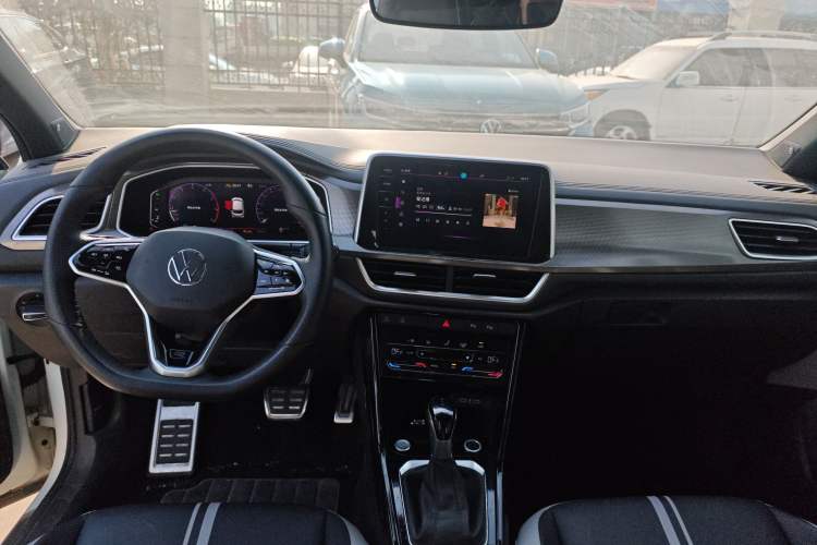 Used Volkswagen T-ROC 2023 300TSI DSG Two-Wheel Drive Starlight Edition
